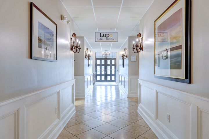 Ballroom/Hall 70 of 81