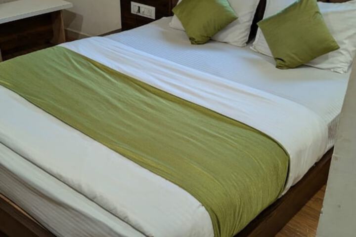 Room 3 of 7