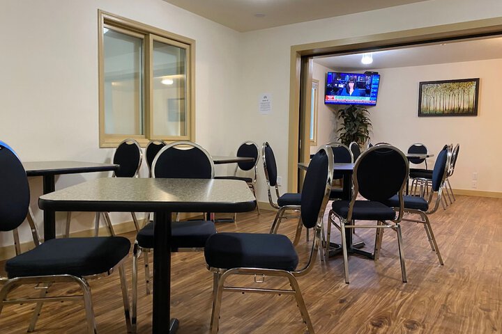 Breakfast/Coffee Service 68 of 77