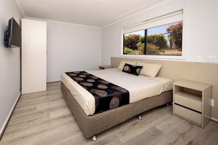 Room 25 of 144