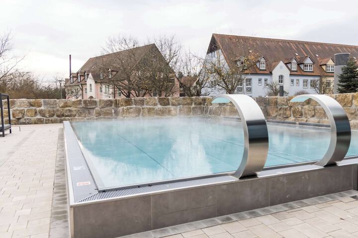 Pool 44 of 67