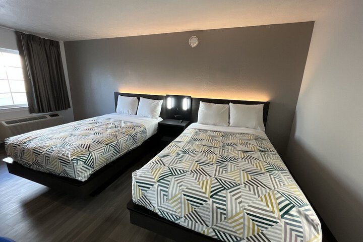Room 13 of 25