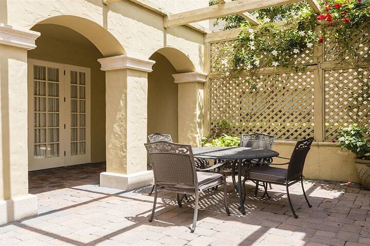 Terrace/Patio 33 of 34