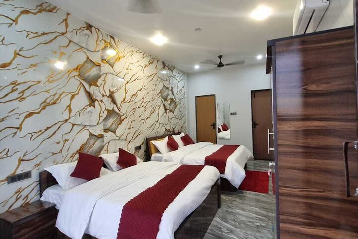 Room 3 of 15