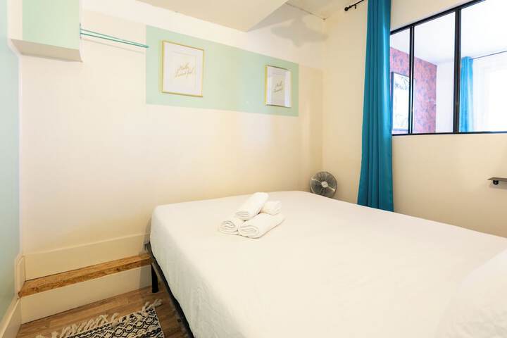 Room 8 of 96