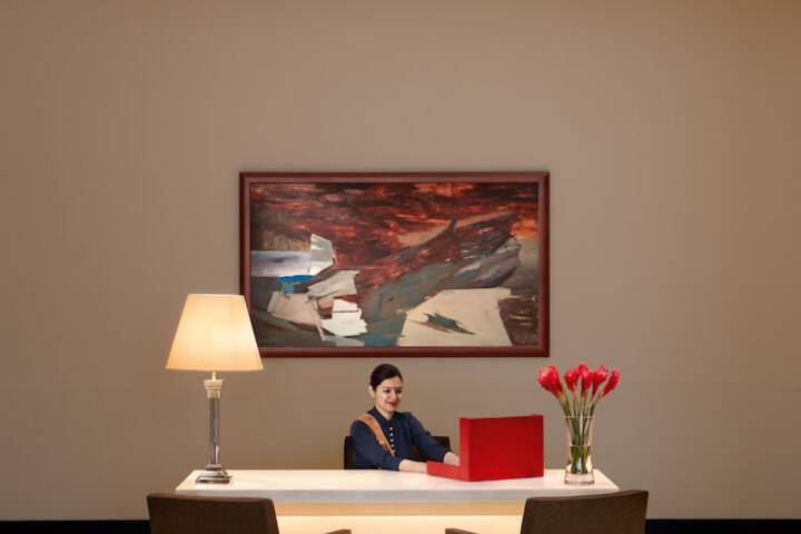 Concierge desk