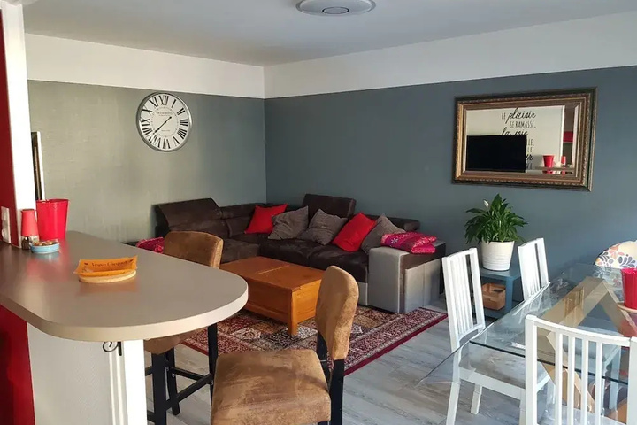 Room 11 of 22