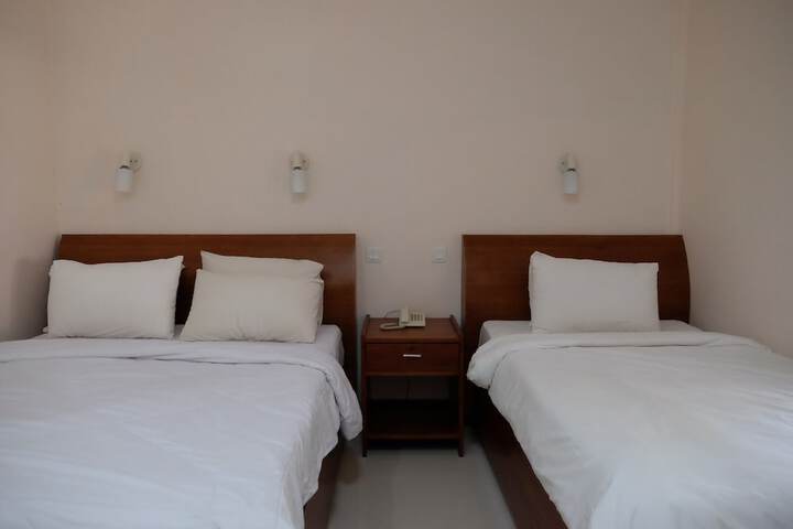 Room 12 of 125