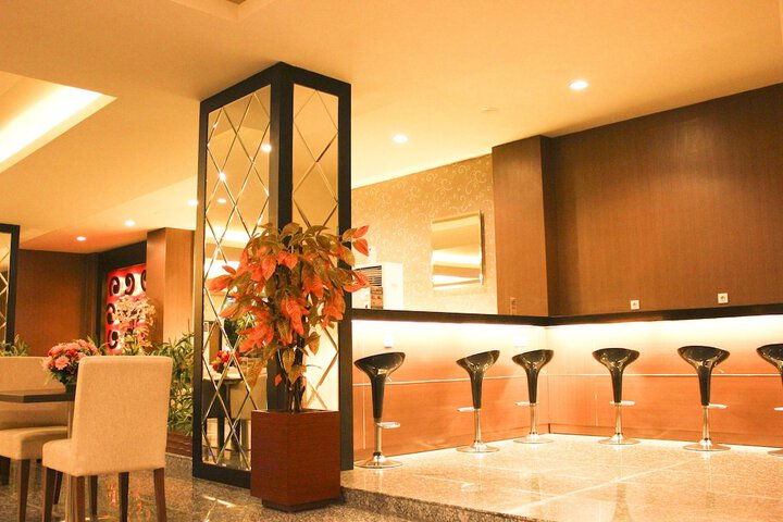 Hotel Interior 4 of 33