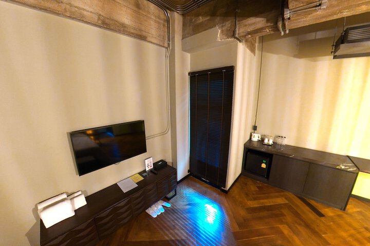 Room 32 of 54
