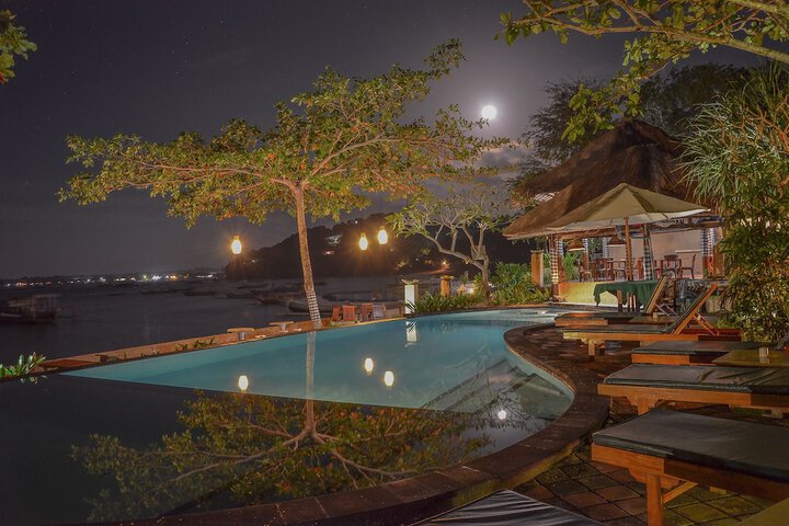 Pools & Facilities