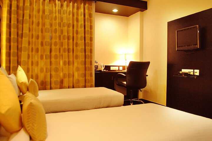 Room 18 of 33