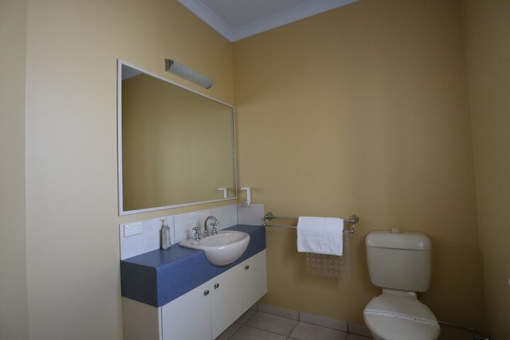 Room 26 of 38
