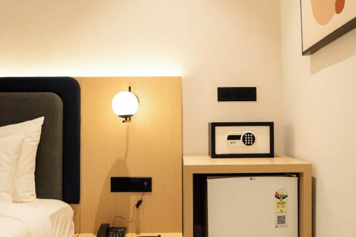 Room 73 of 90