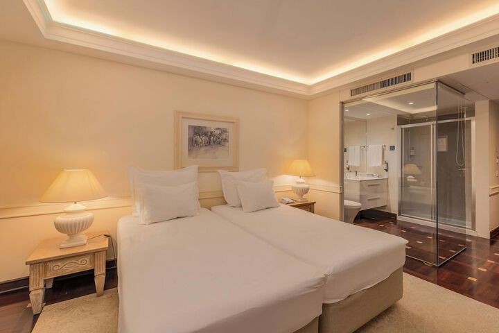 Room 14 of 63