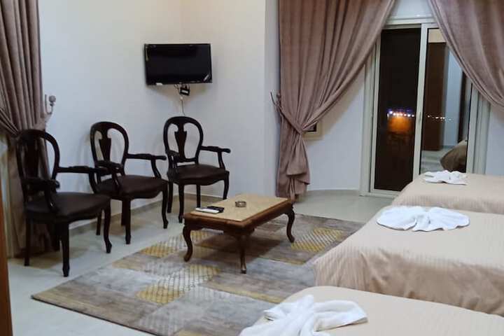 Room 12 of 22