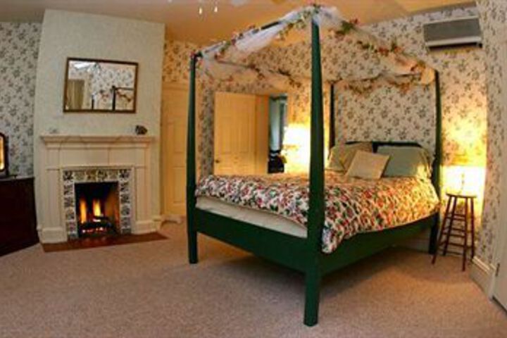 Room 40 of 69