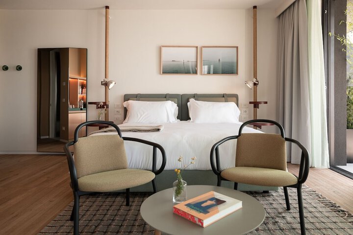 Room 11 of 72