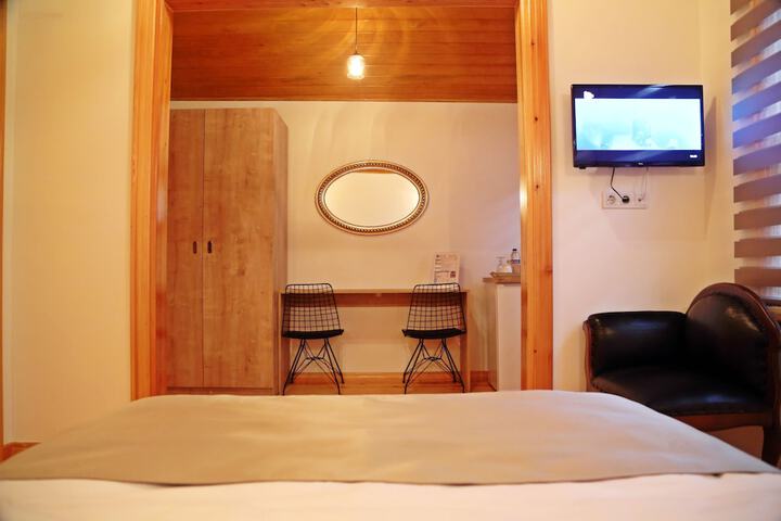 Room 36 of 62