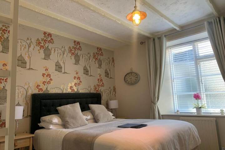 Room 25 of 121