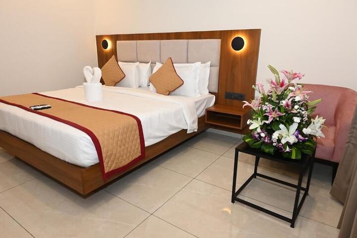 Room 4 of 68