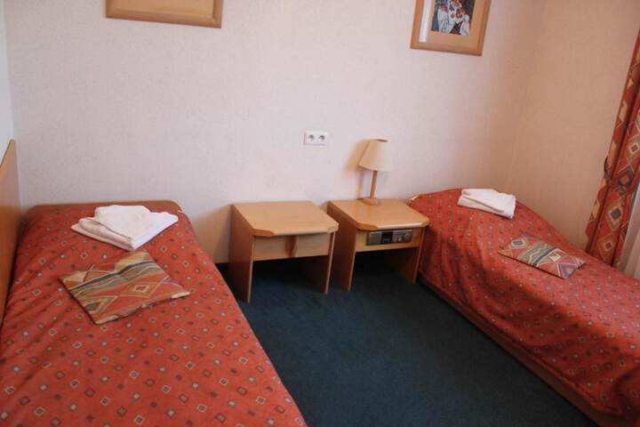 Room 6 of 73