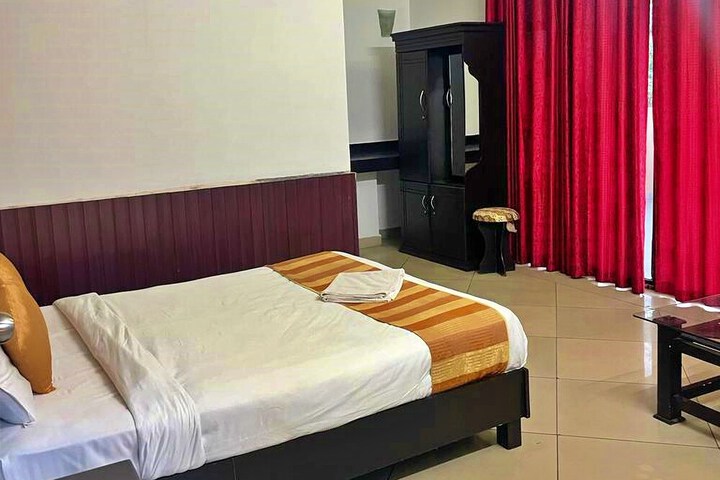 Room 6 of 62