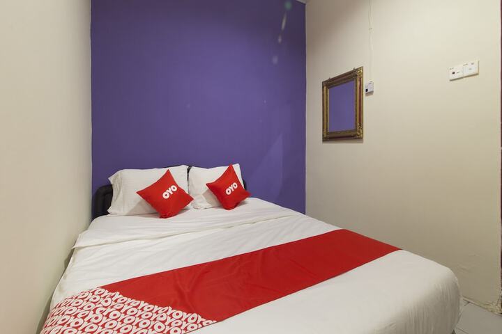 Room 7 of 8