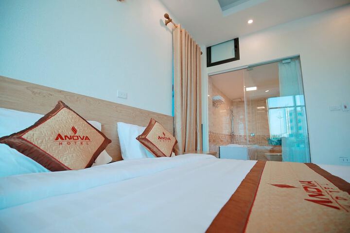 Room 6 of 31