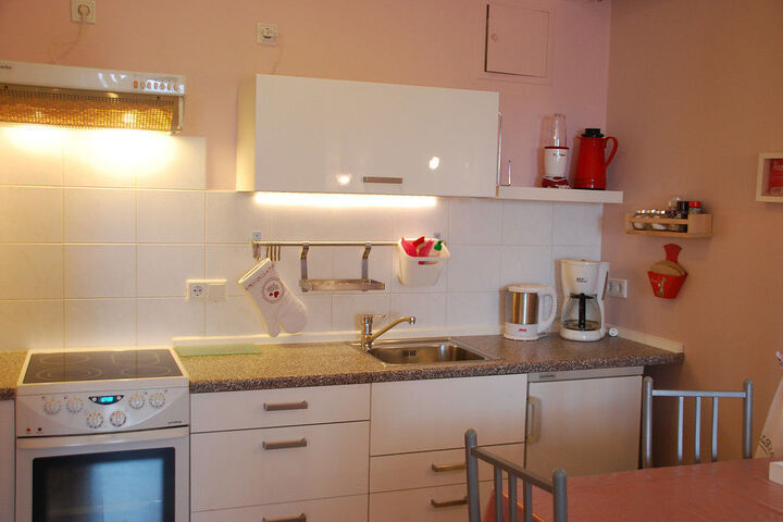 Room 53 of 185