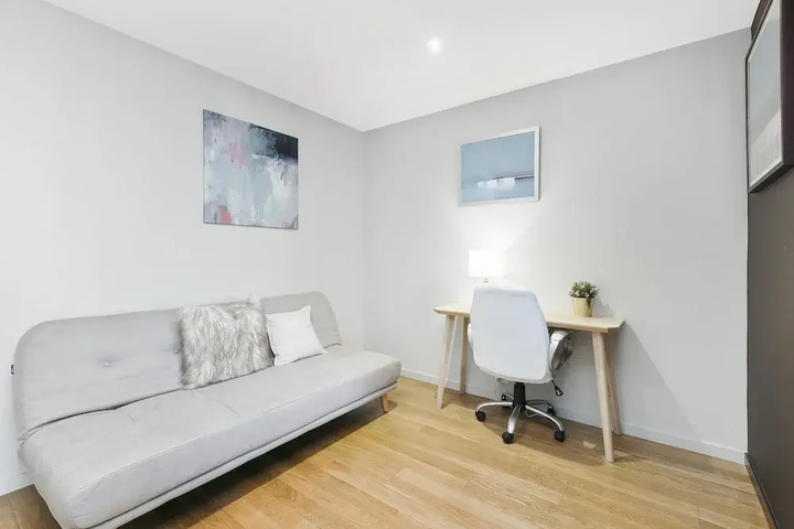Room 4 of 11