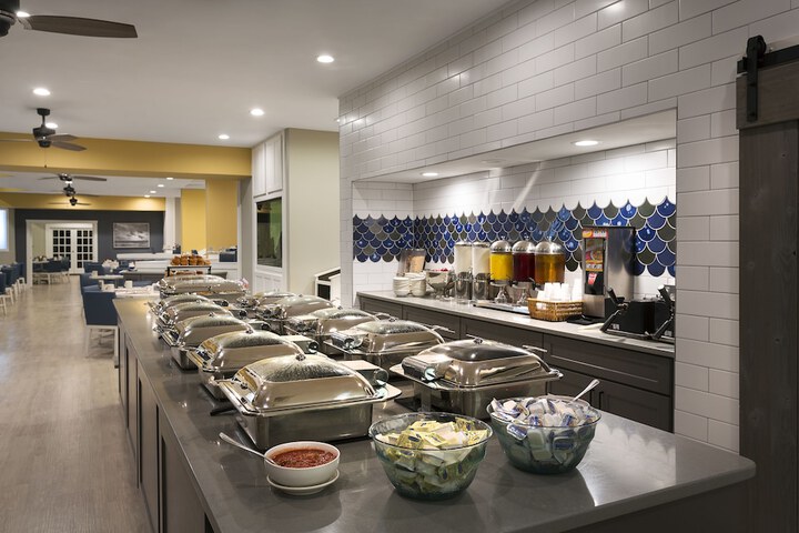 Dining 206 of 218