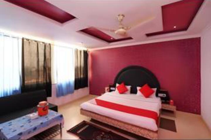 Room 5 of 6