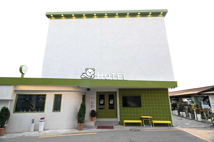 Hotel 107 of 113
