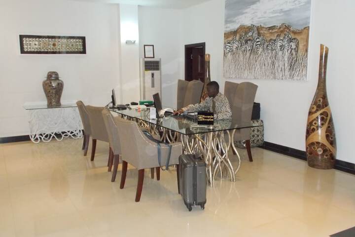 Room 6 of 14