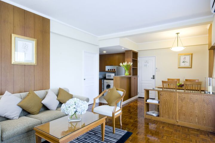 Room 26 of 102