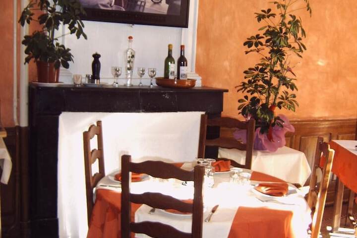 Dining Photos