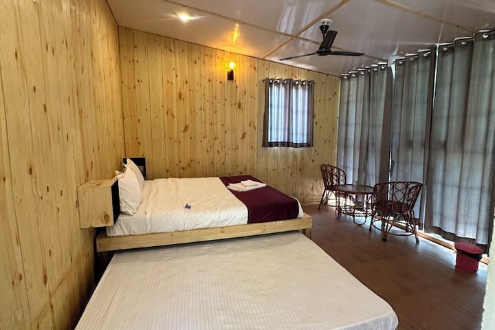 Room 4 of 17