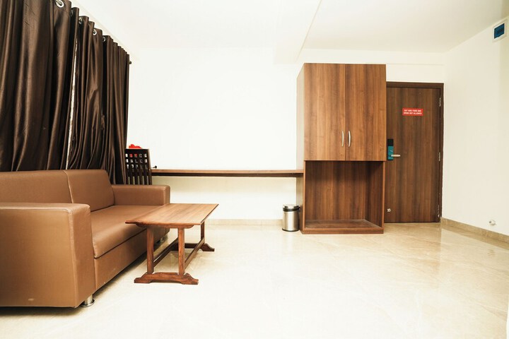 Room 32 of 48