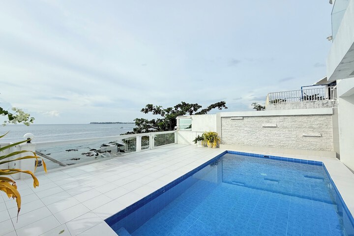 Pool 95 of 108