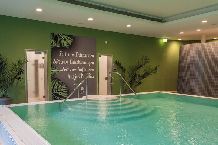 Pools & Facilities