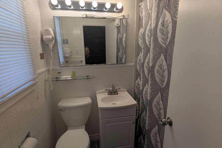 Room 28 of 34