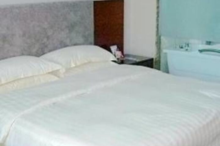 Room 6 of 7