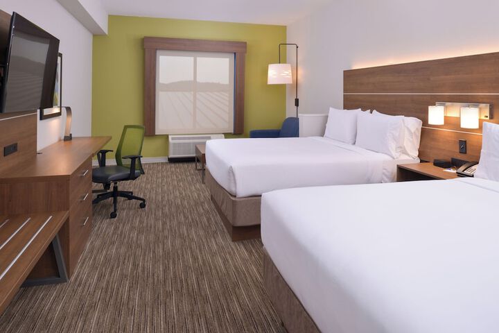 1 King Bed (7 of 9)