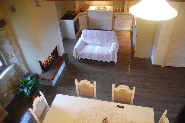 Room 15 of 16