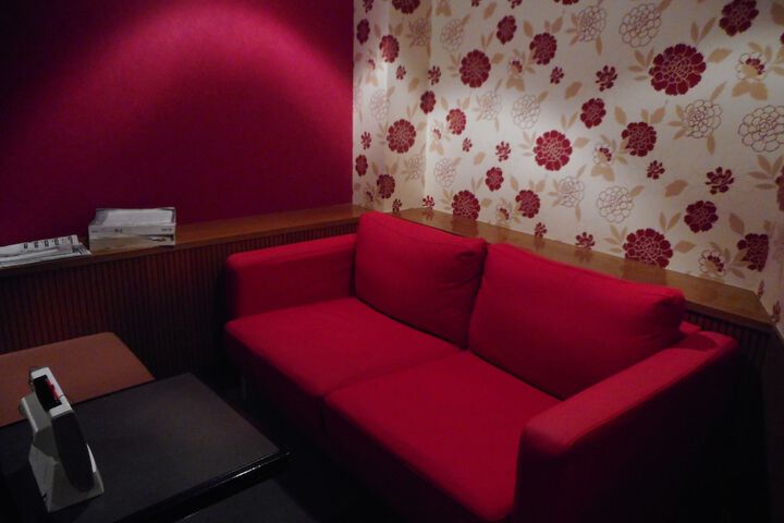 Room 28 of 35