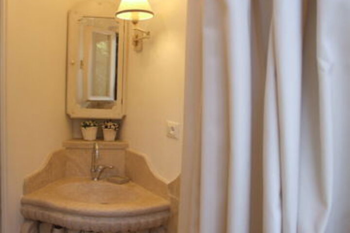 Room 3 of 42