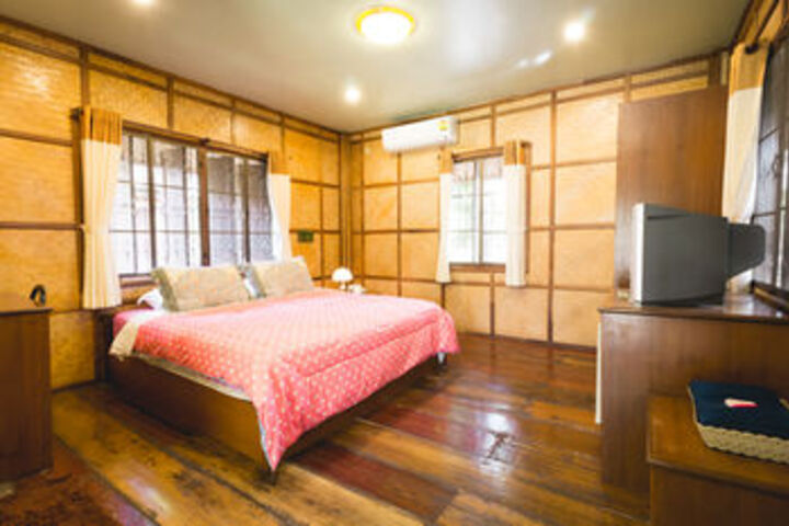 Room 11 of 21