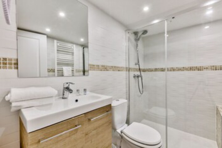 Room 2 of 15