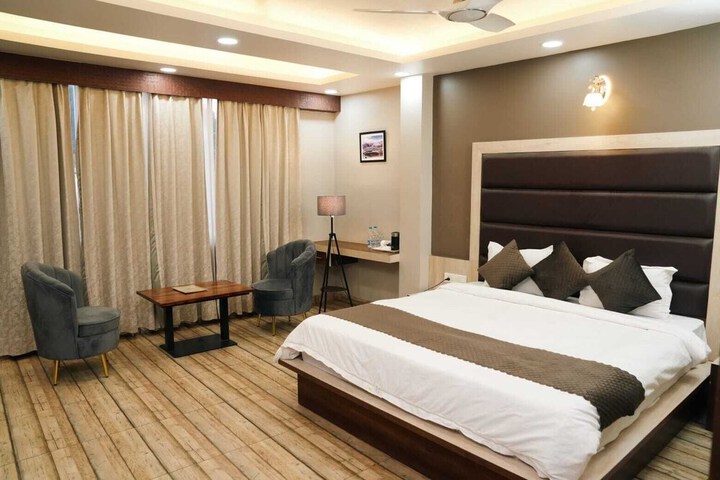 Room 18 of 95